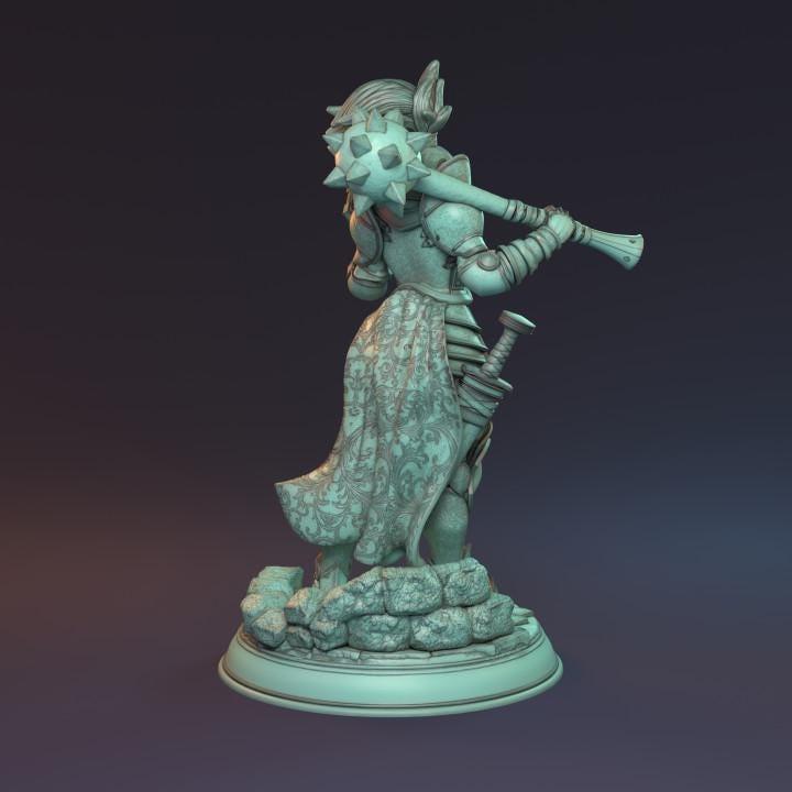 Claudia, The Knight-Champion | Regal Female Knight Miniature | 32mm Scale or 75mm Scale - Plague Miniatures