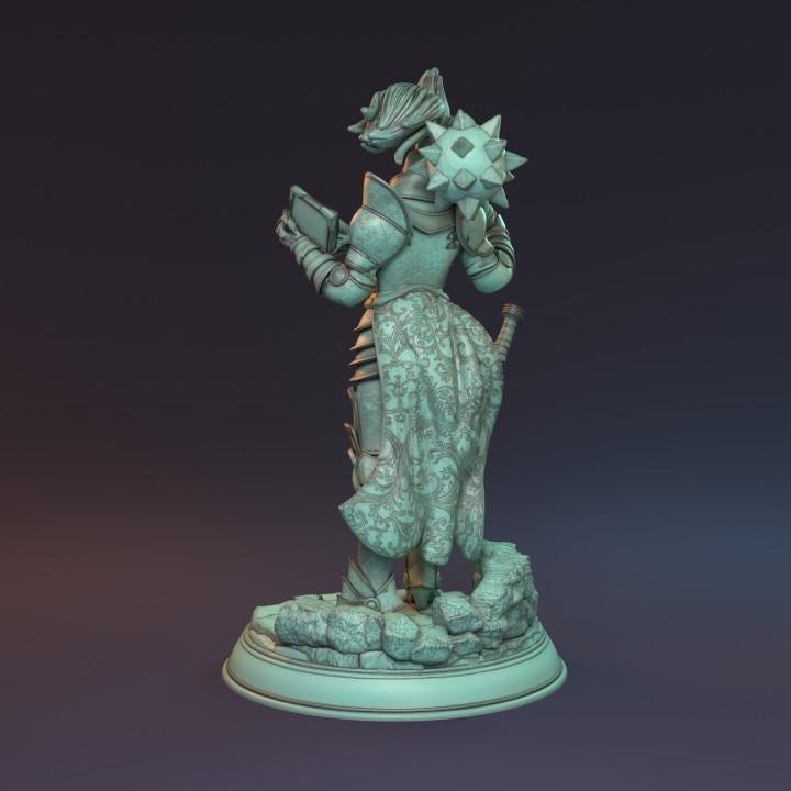 Claudia, The Knight-Champion | Regal Female Knight Miniature | 32mm Scale or 75mm Scale - Plague Miniatures