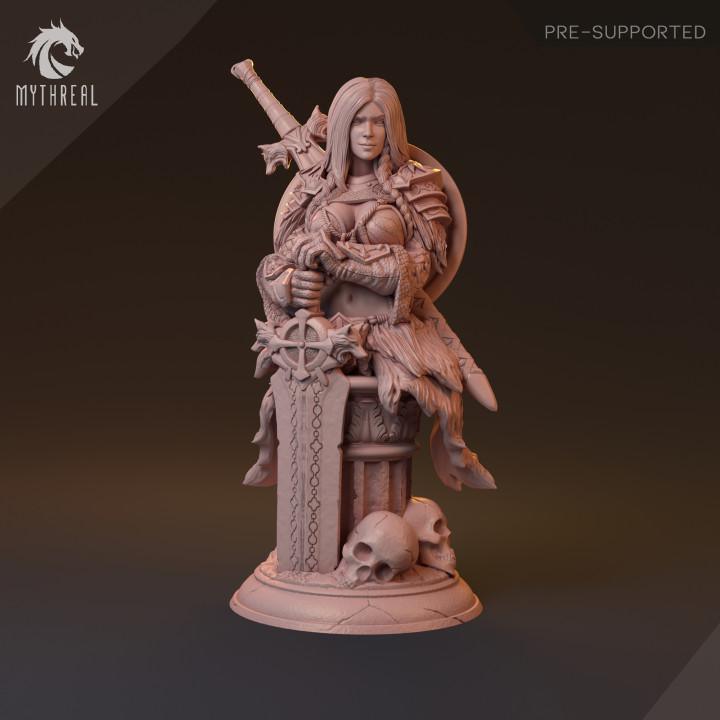 Gaedel, Fierce Lady Knight | Elegant Fantasy Warrior Resin Bust Statue - Plague Miniatures