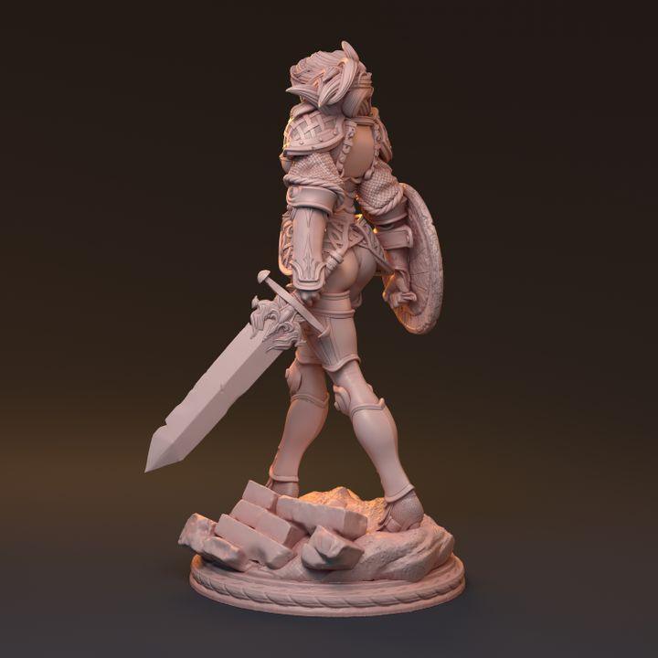 Galdran, Noble Guardian | Human Female Knight Resin Bust Statue Fighter Warrior - Plague Miniatures
