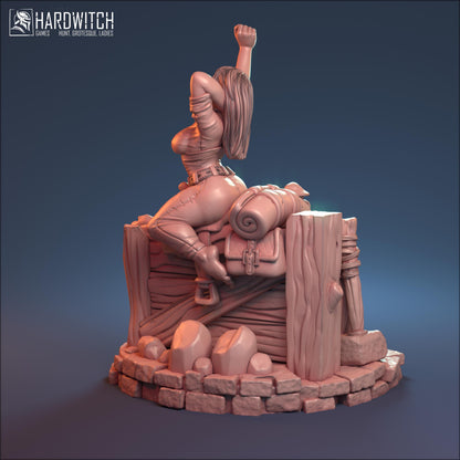 Sabrina, Mischievous Halfling Barmaid Nude NSFW Option | Playful Tavern Keeper Miniature | 32mm or 75mm - Plague Miniatures