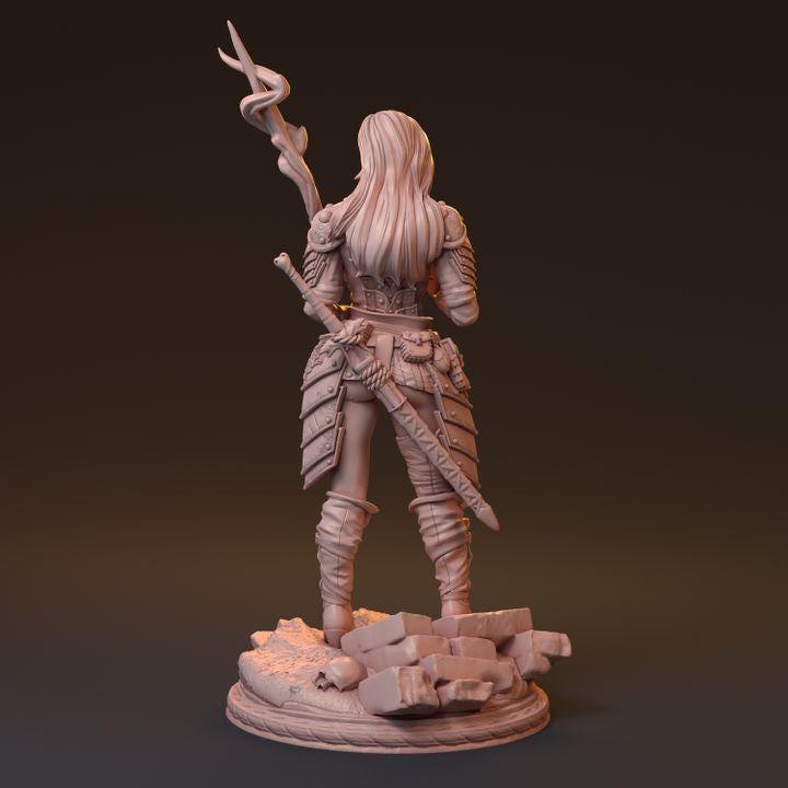 Shainor, Bewitching Spellblade | Sexy Human Female Sorceress Miniature Fighter | 32mm Scale or 75mm Scale - Plague Miniatures