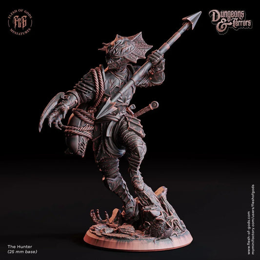 The Hunter Miniature | Ruthless Alien Predator | 32mm Scale or 75mm Scale - Plague Miniatures