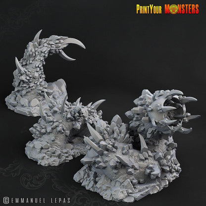 Emerald Worm Miniature | Rock Worm Monster for Dungeons and Dragons - Plague Miniatures