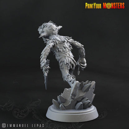 Screaming Ice Goblin Miniature | Frosty Harbingers of Everfrost Chaos - Plague Miniatures